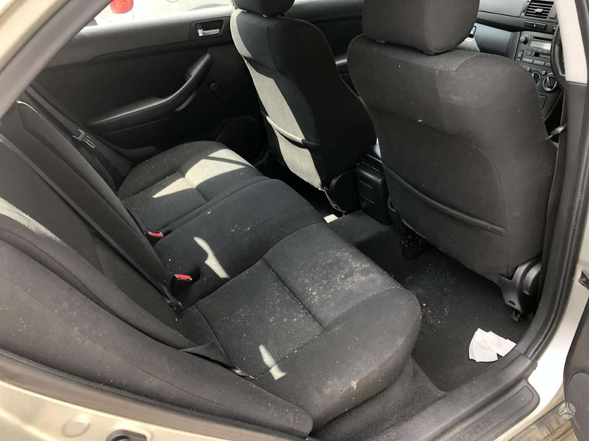 Toyota Avensis dalimis