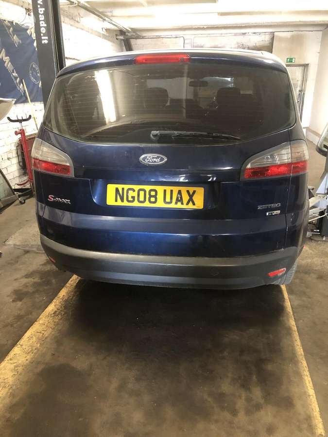 Ford S-MAX dalimis