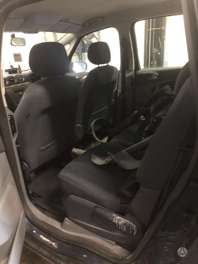 Ford S-MAX dalimis