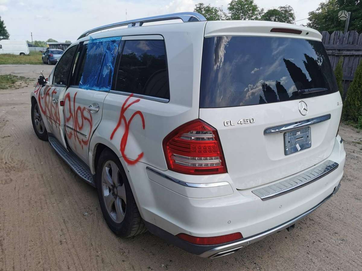Mercedes-Benz GL450 по частям