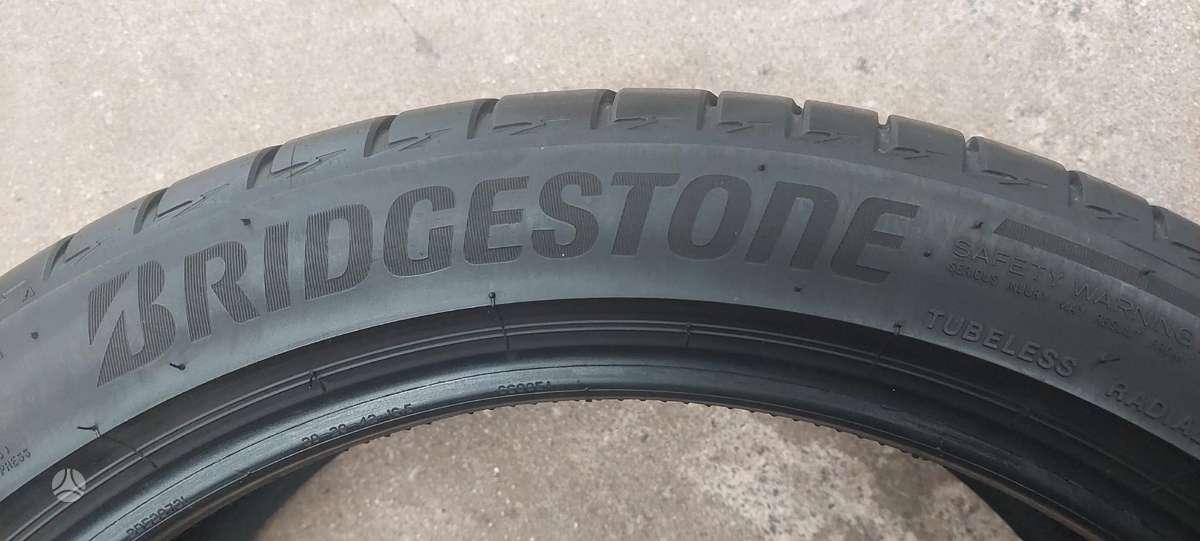 Bridgestone, summer 255/40 R20