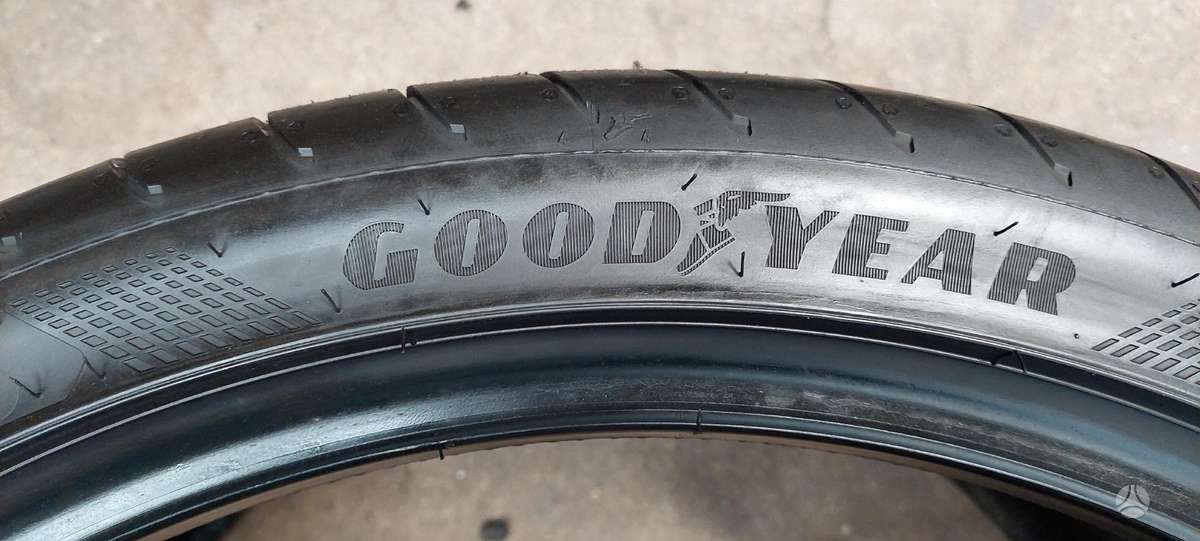 Goodyear, summer 305/30 R21
