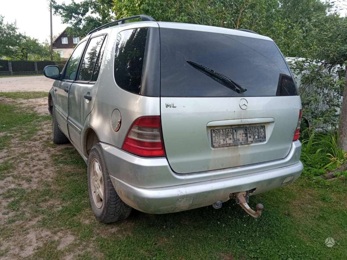 Mercedes-Benz ML270 dalimis