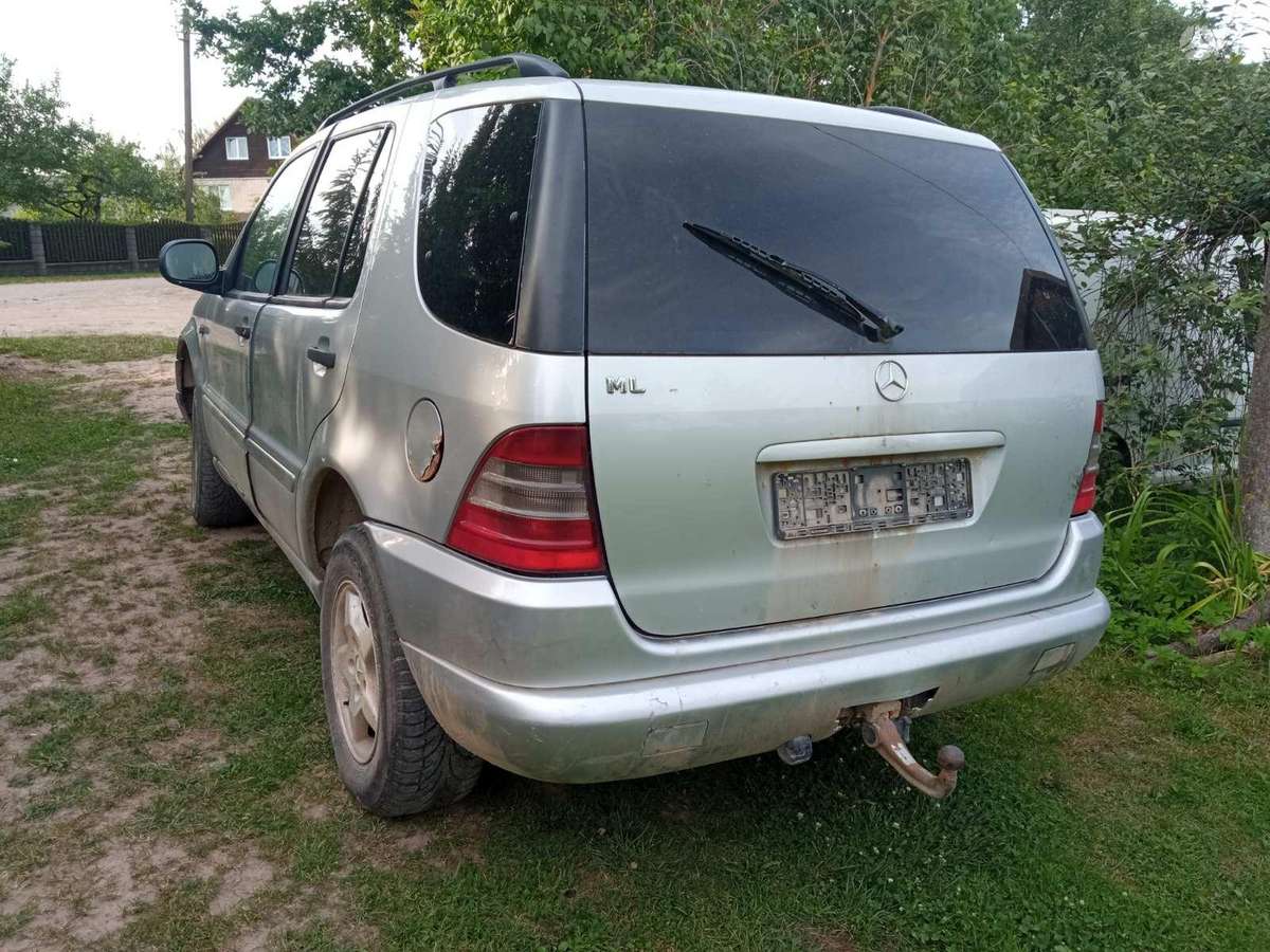 Mercedes-Benz ML270 for parts
