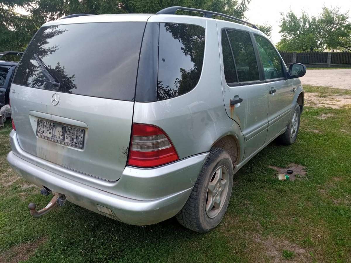 Mercedes-Benz ML270 for parts