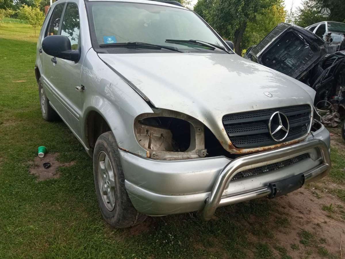 Mercedes-Benz ML270 for parts