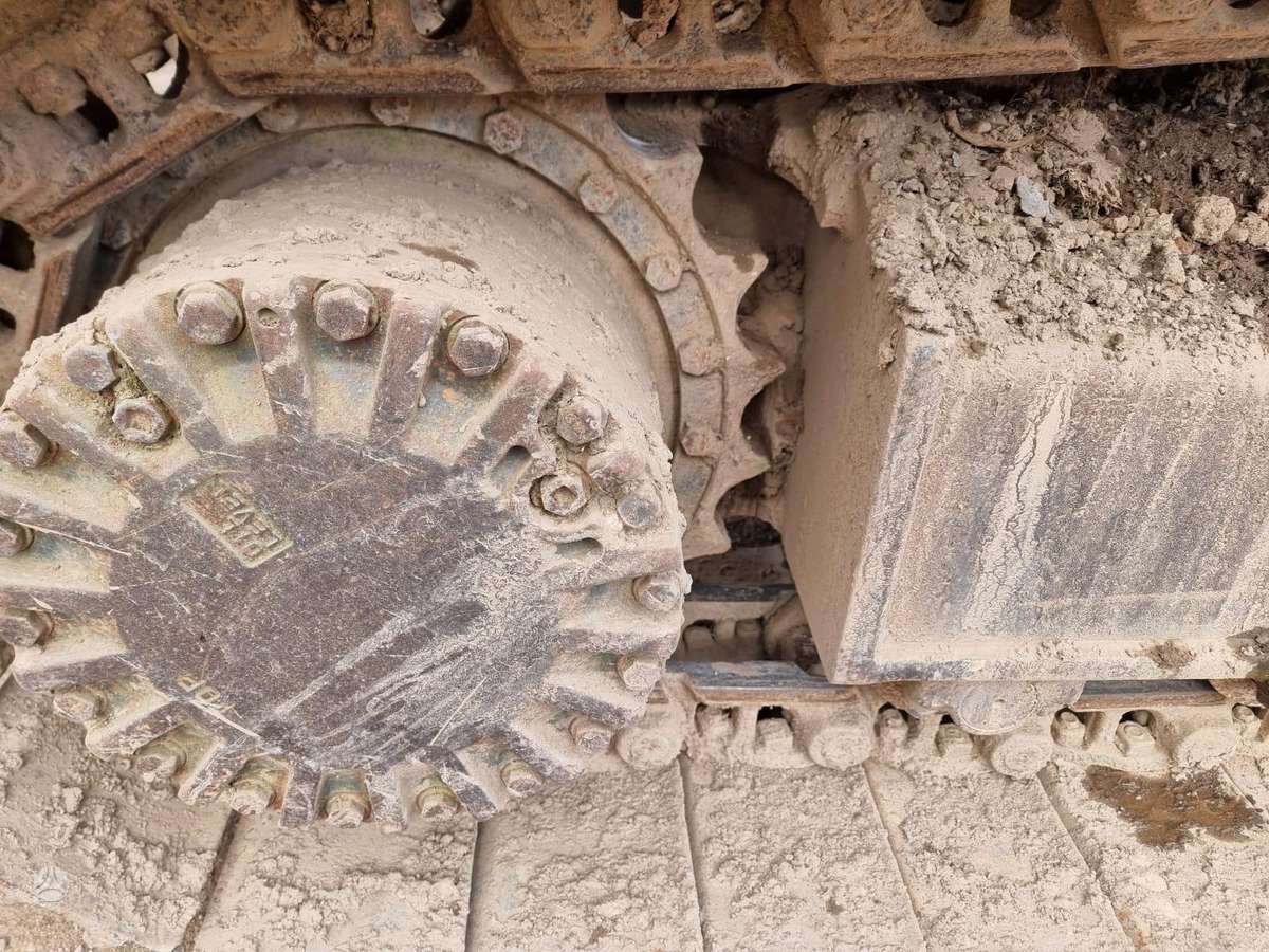 Komatsu PC 210 - 6, ekskavatori