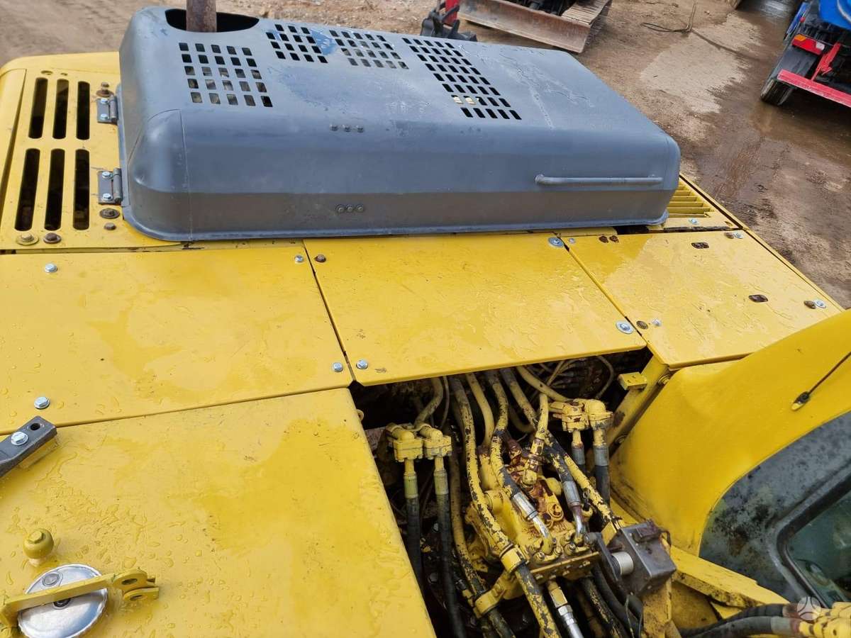 Komatsu PC 210 - 6, экскаваторы