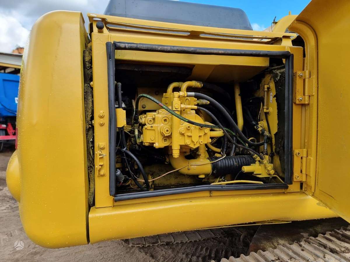 Komatsu PC 210 - 6, экскаваторы