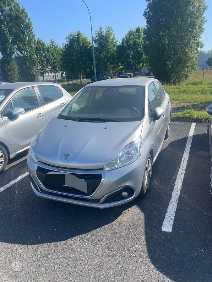 Peugeot 208 dalimis