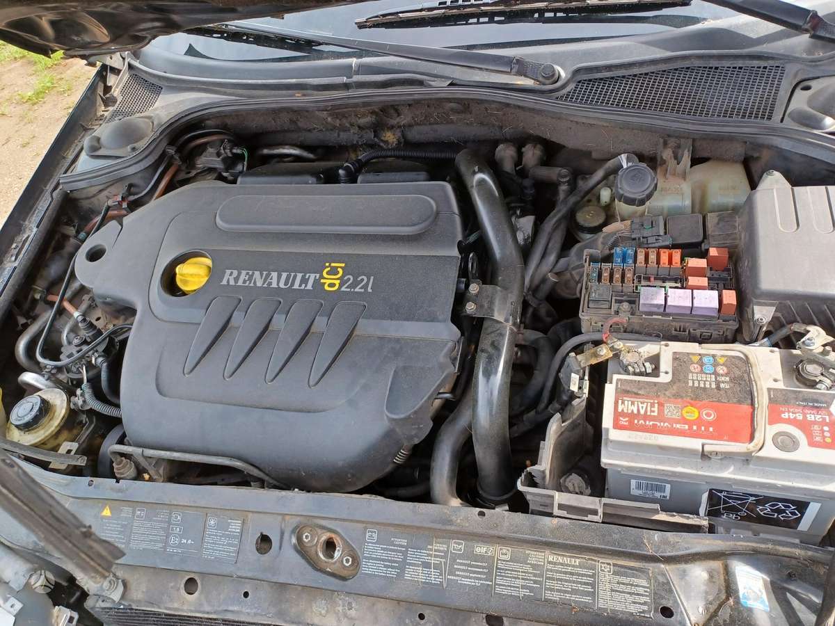 Renault Laguna Neviena ardyta