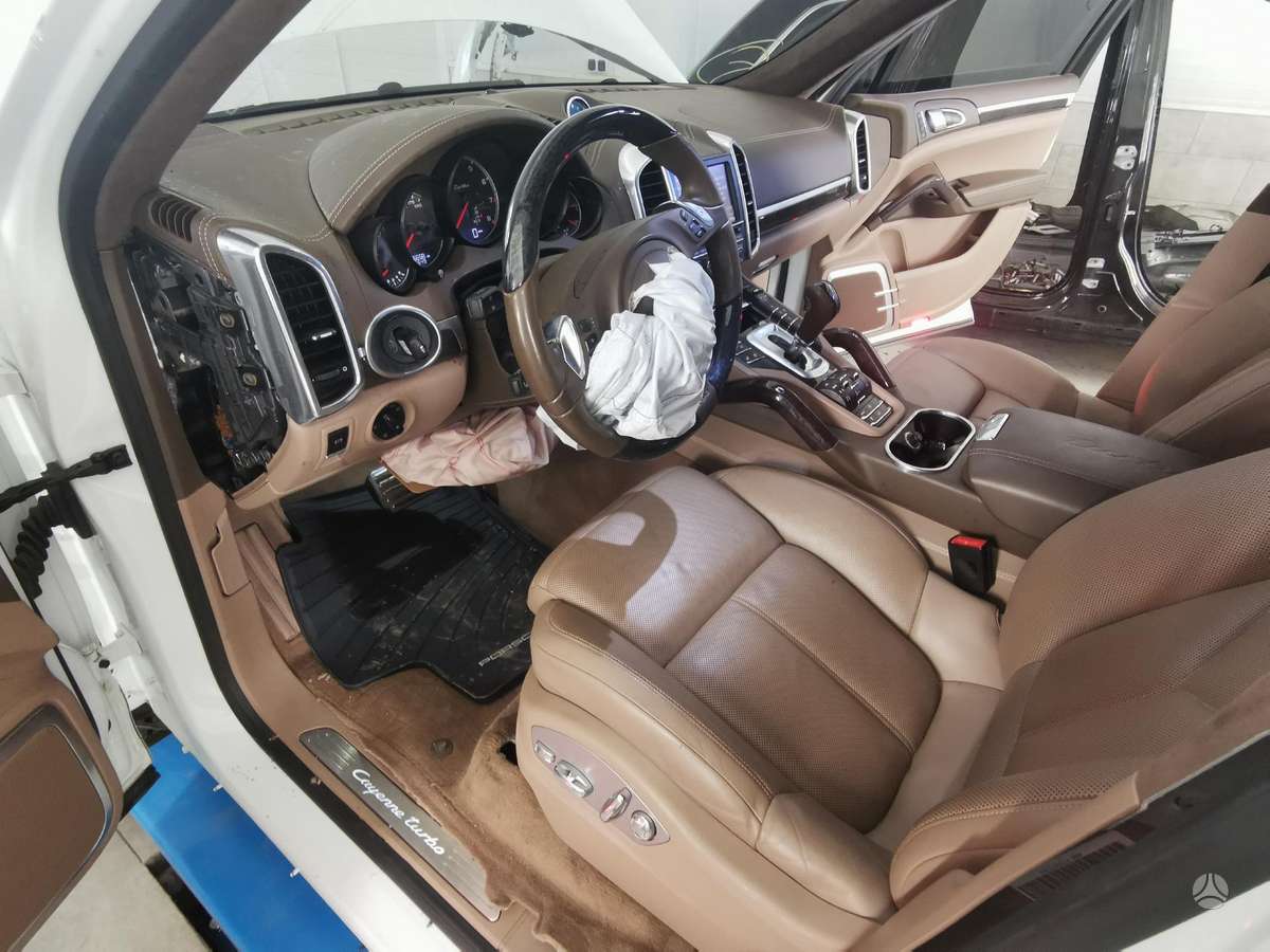 Porsche Cayenne for parts