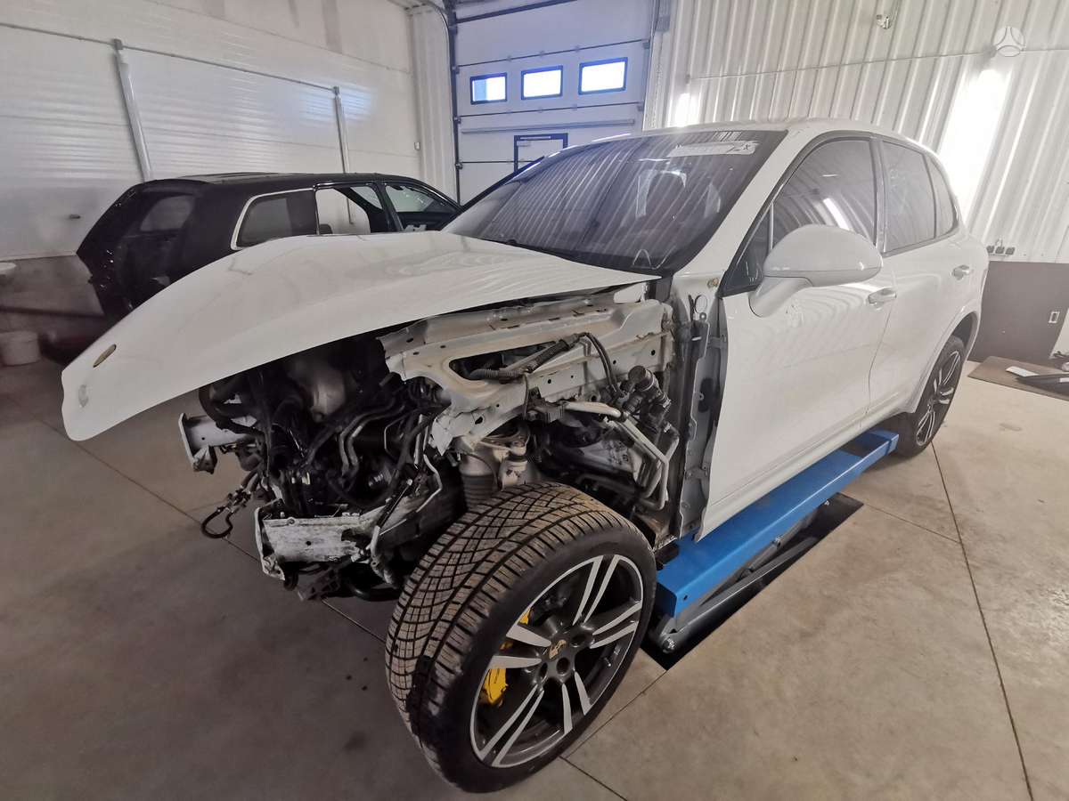 Porsche Cayenne for parts