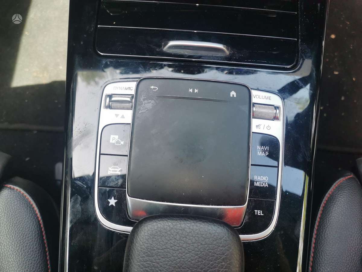 Mercedes-Benz A200 dalimis