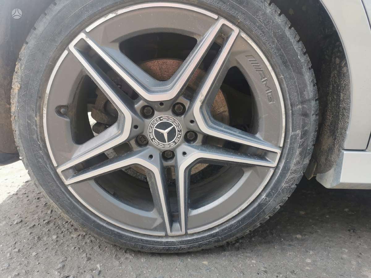 Mercedes-Benz A200 dalimis