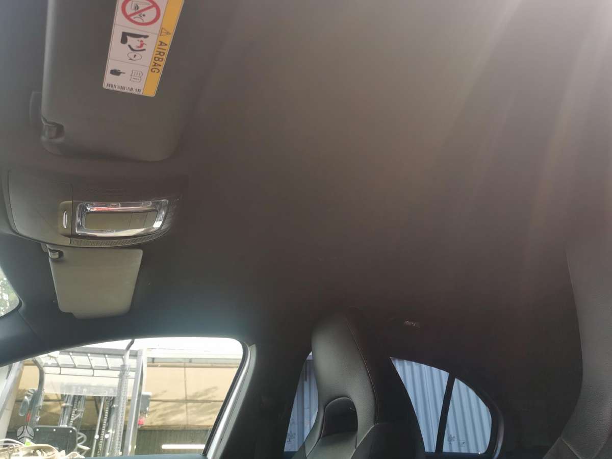 Mercedes-Benz A200 dalimis