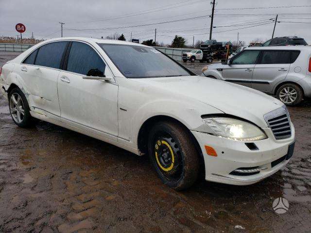 Mercedes-Benz S550 по частям
