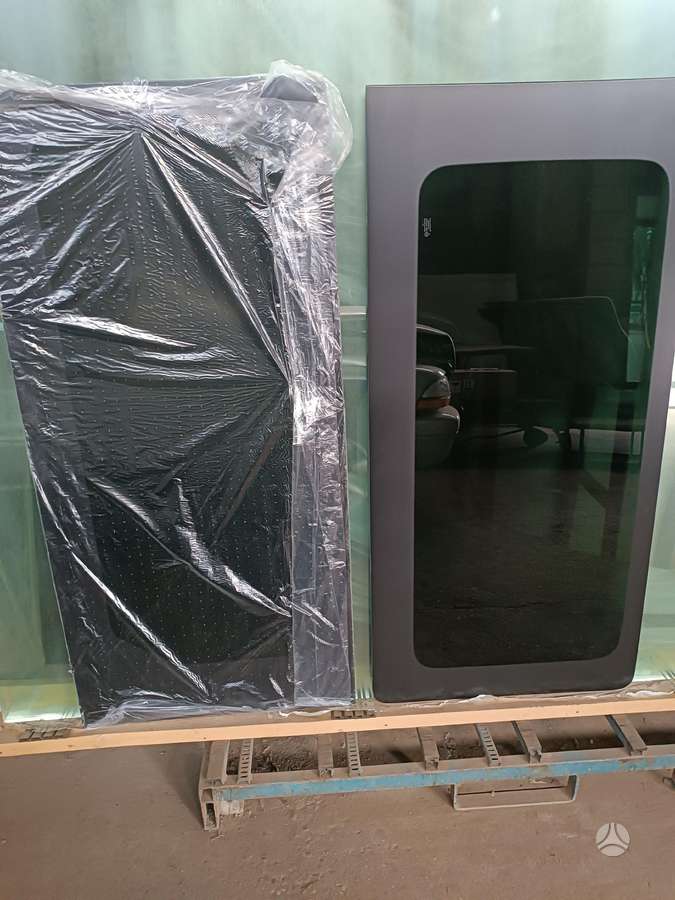 Volkswagen Crafter windows