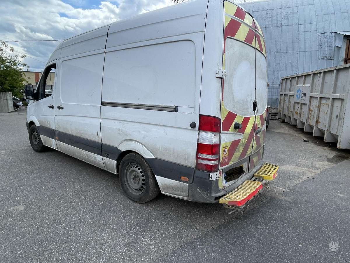 Mercedes-Benz Sprinter, preču