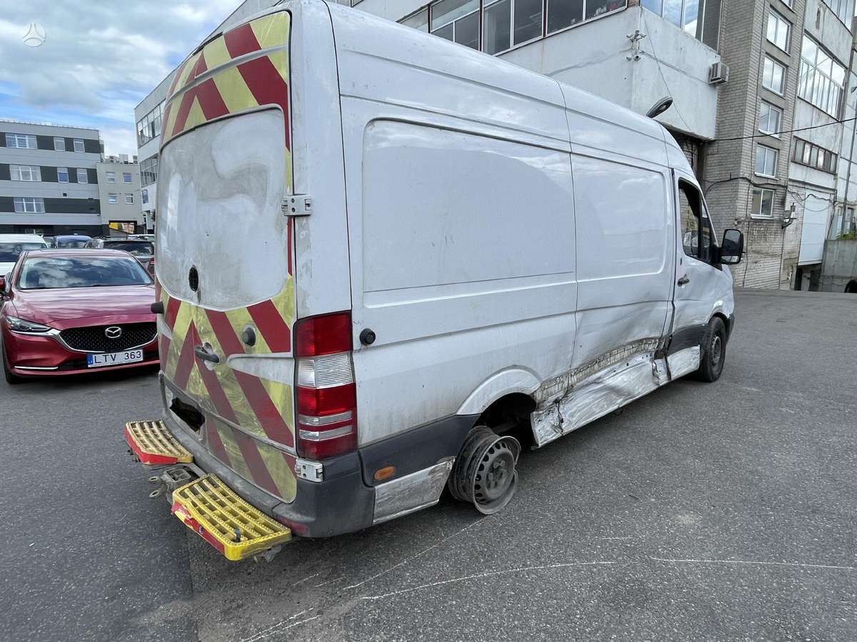 Mercedes-Benz Sprinter, preču