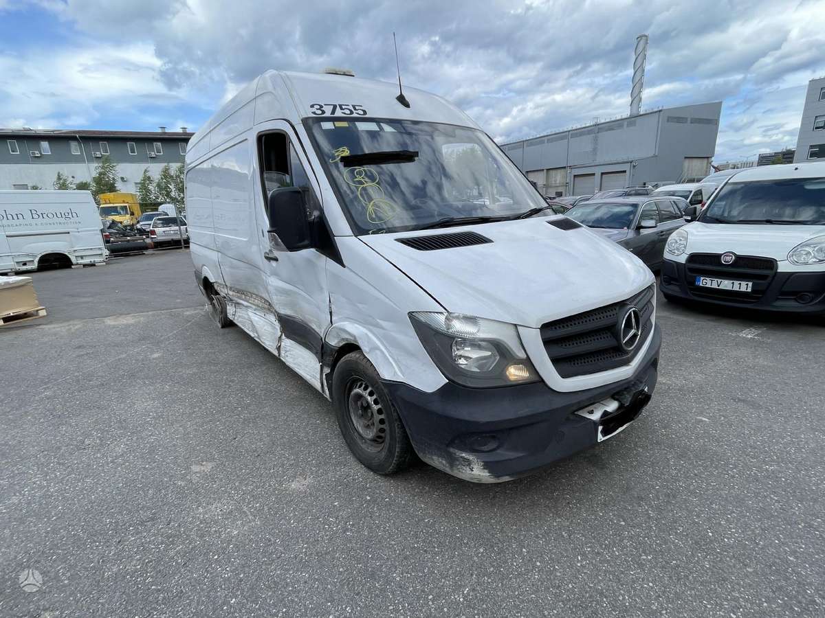 Mercedes-Benz Sprinter, cargo vans