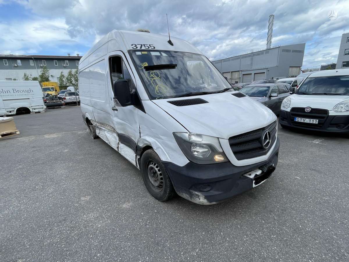 Mercedes-Benz Sprinter, preču