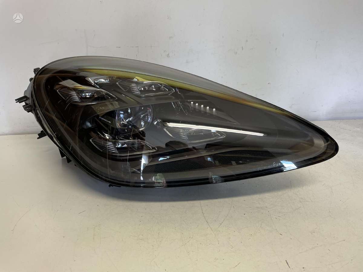 Porsche Cayenne lights