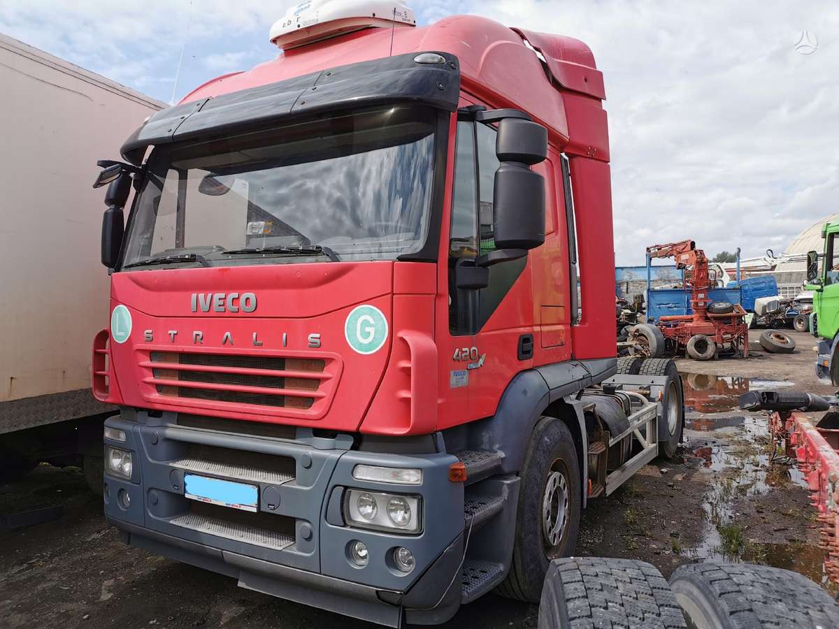 Iveco Stralis 420, vilcējs