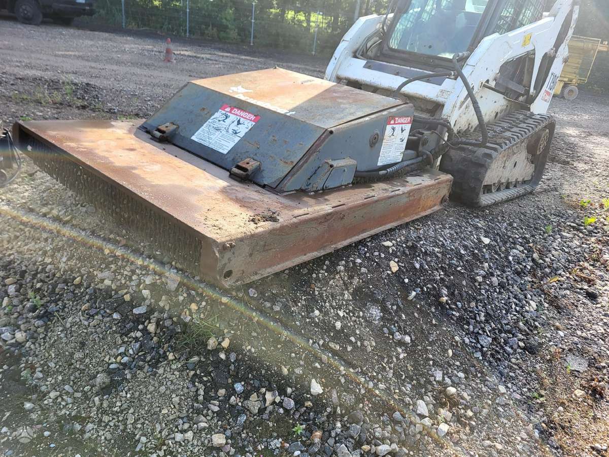 Bobcat 153, brooms / brushes