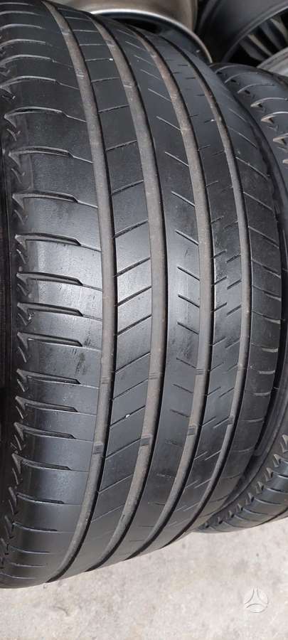 Bridgestone, vasaras 275/40 R20