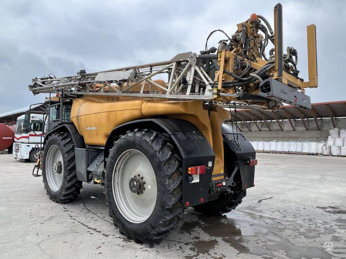 Challenger Rogator 655B, самоходные разбрызгиватели