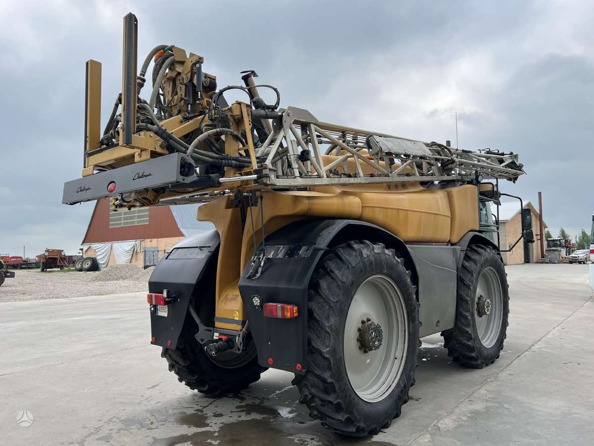 Challenger Rogator 655B, самоходные разбрызгиватели