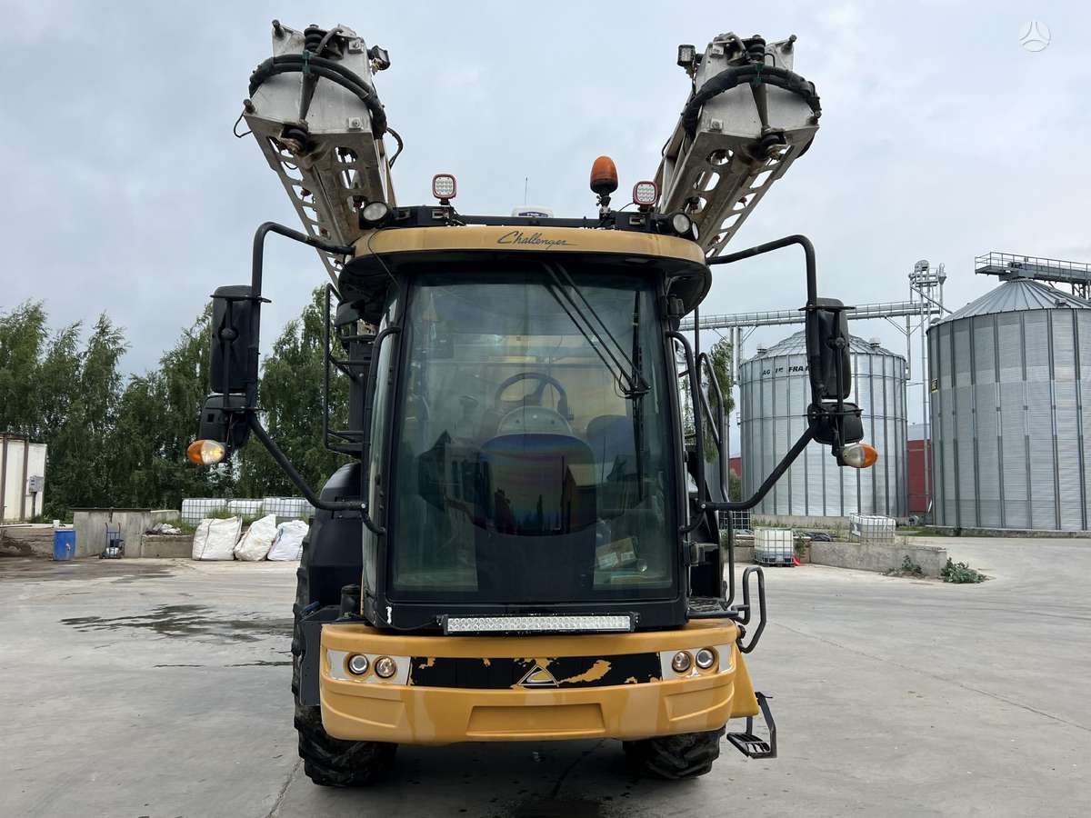 Challenger Rogator 655B, самоходные разбрызгиватели