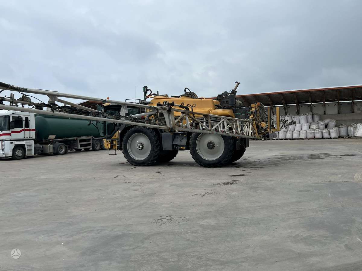 Challenger Rogator 655B, самоходные разбрызгиватели