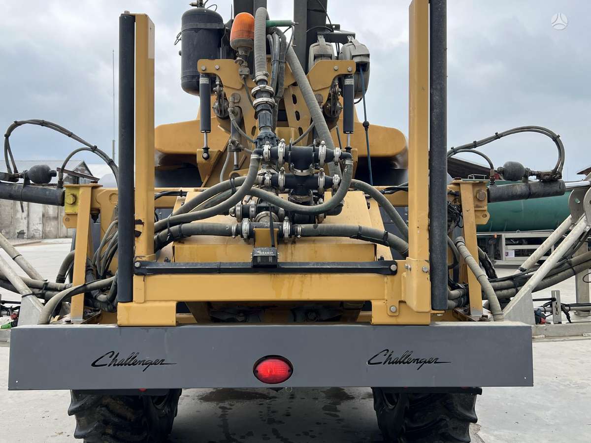 Challenger Rogator 655B, самоходные разбрызгиватели