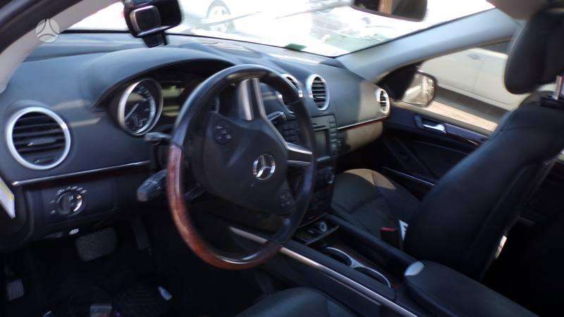 Mercedes-Benz GL550 Dalimis