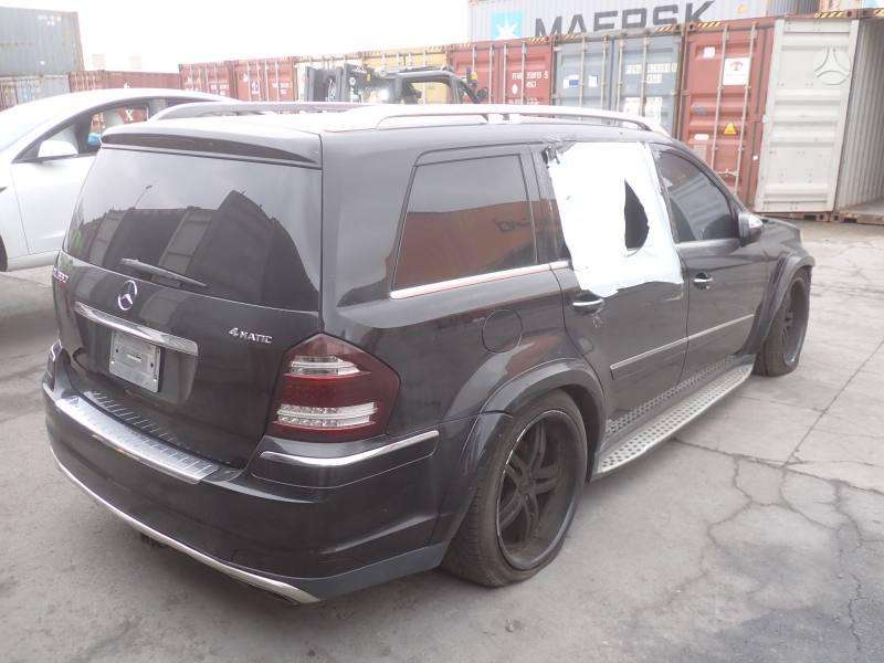 Mercedes-Benz GL550 Dalimis