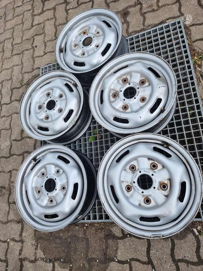Ford, plieniniai štampuoti, R15