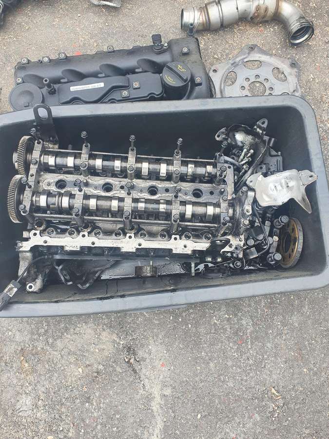Kia Sorento variklio detalės