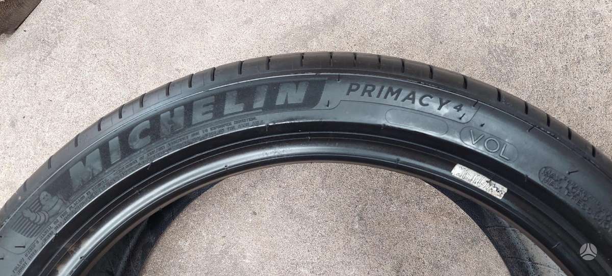 Michelin, summer 235/40 R19