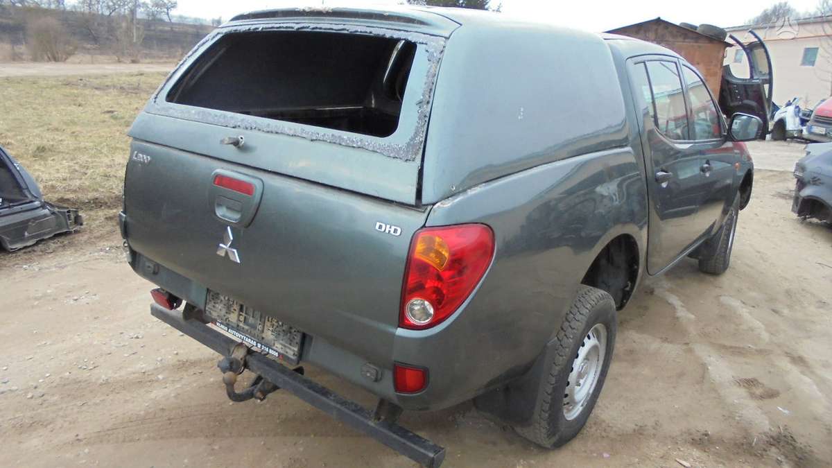 Mitsubishi L200 for parts