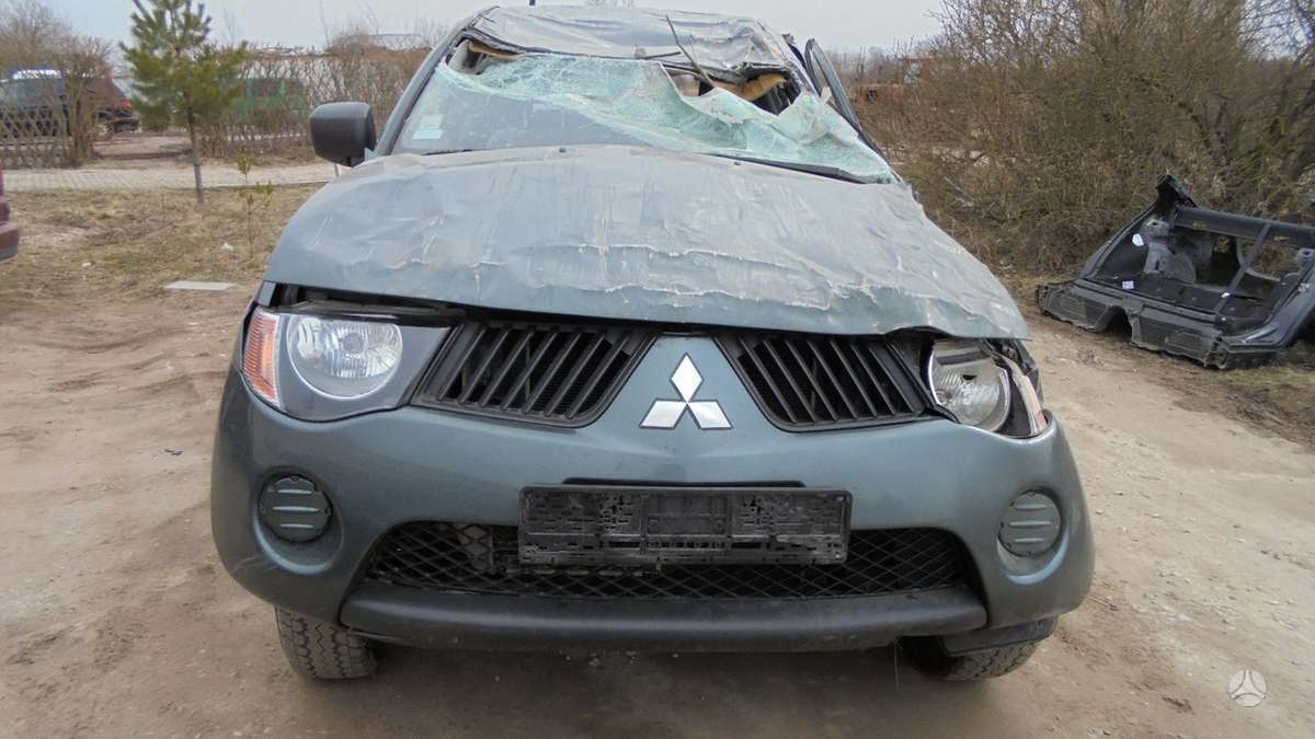 Mitsubishi L200 for parts