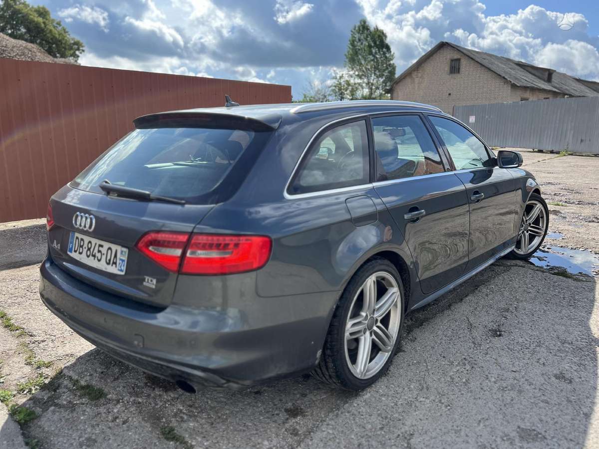 Audi A4, CDUC