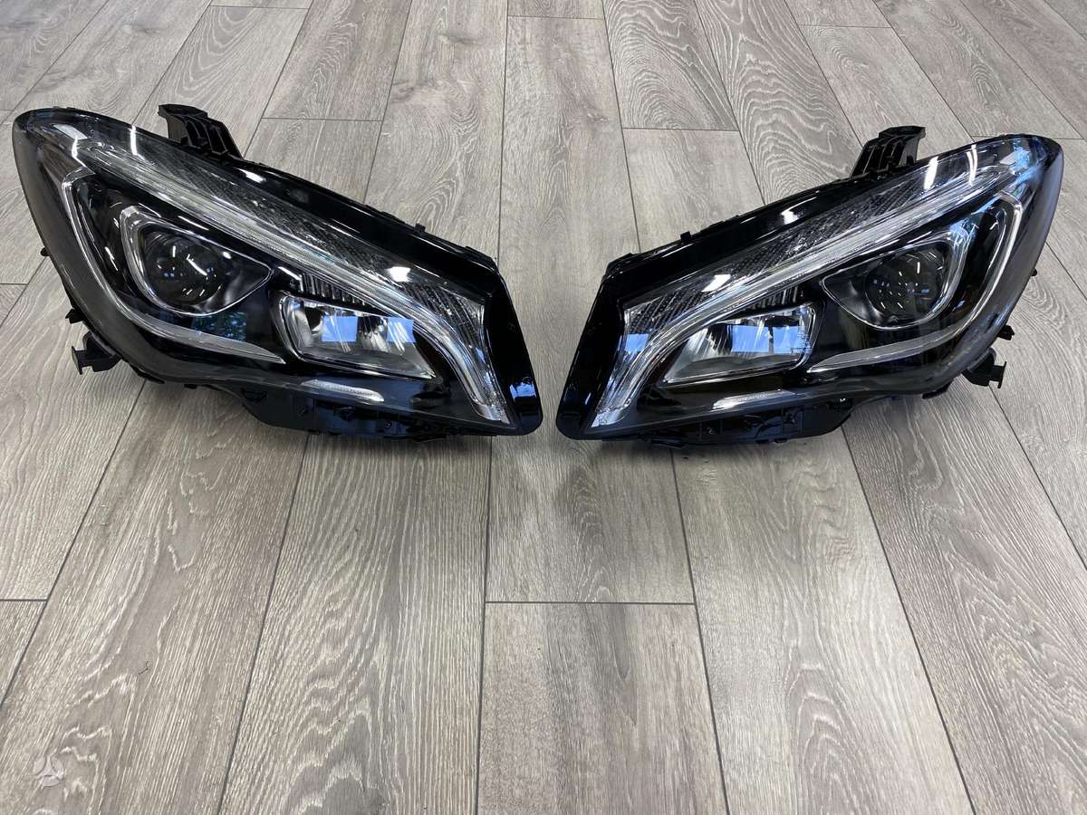 Mercedes-Benz CLA klasė lights