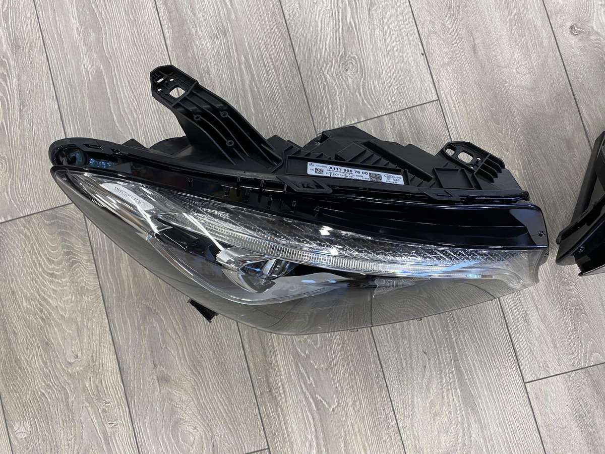 Mercedes-Benz CLA klasė lights