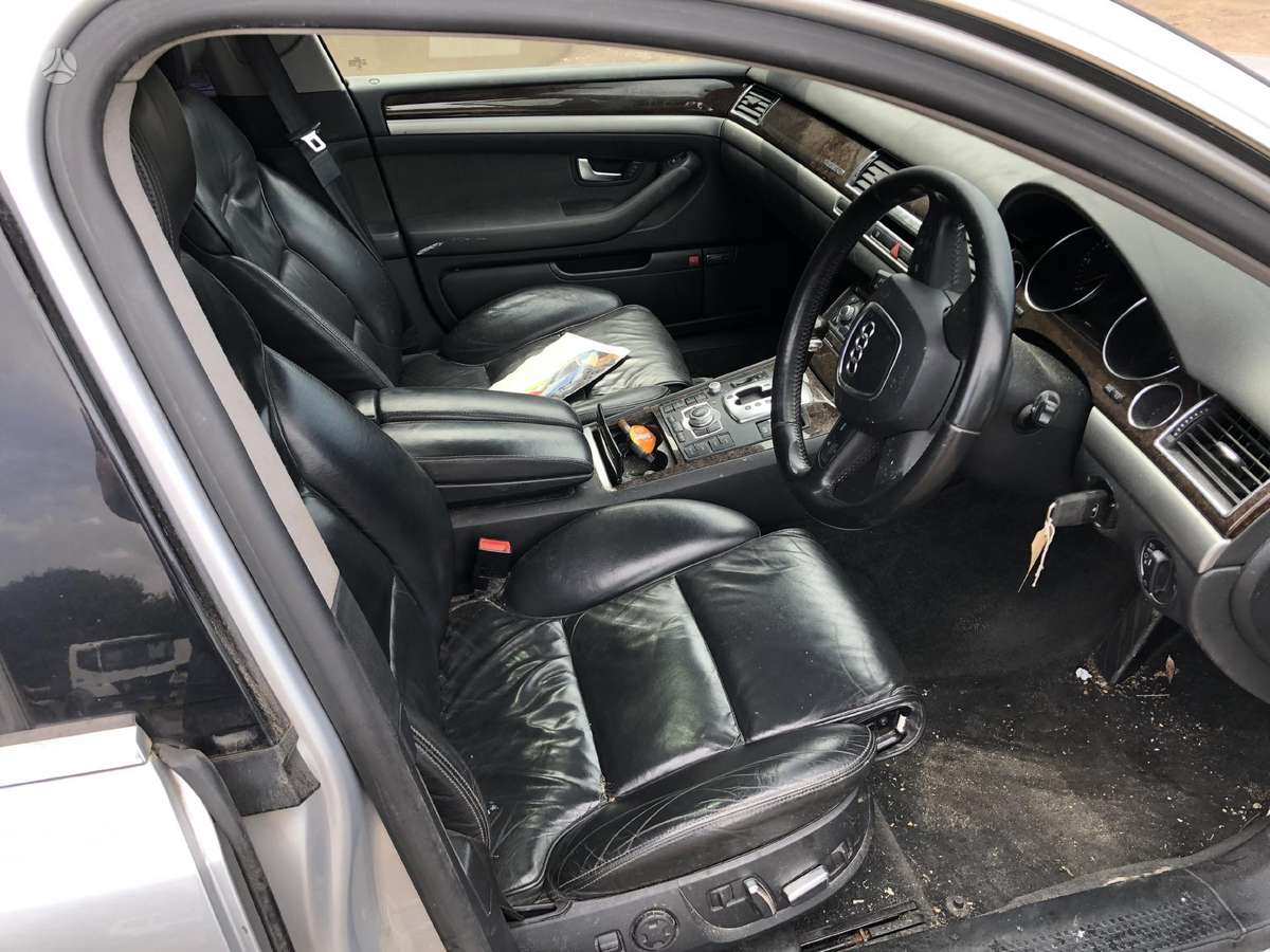 Audi A8 dalimis
