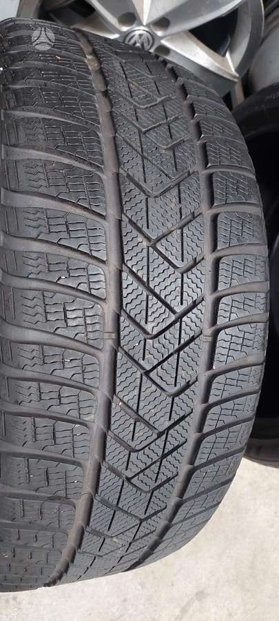 Pirelli, žieminės 235/40 R19