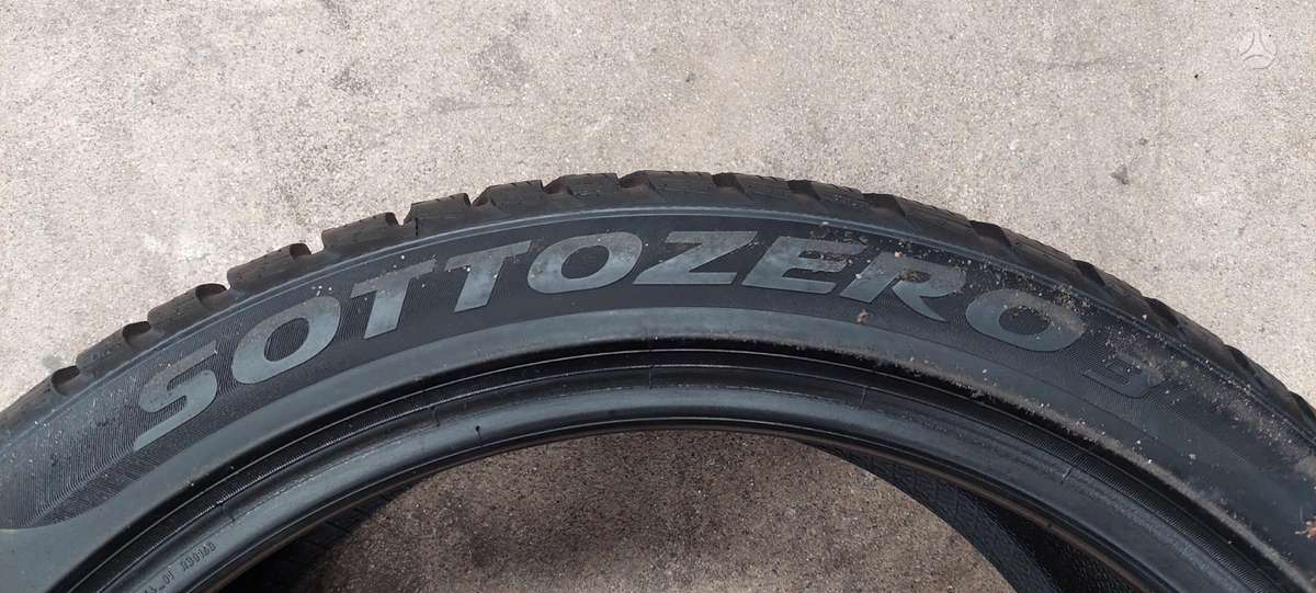 Pirelli, зимние 235/40 R19