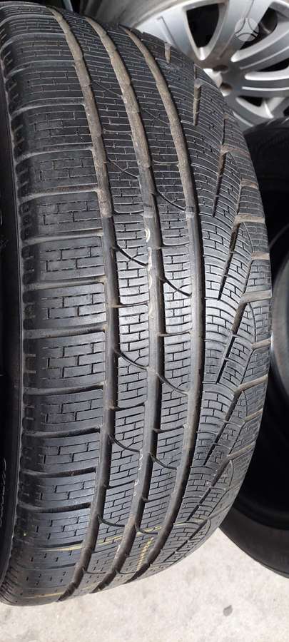 Pirelli, зимние 235/45 R20