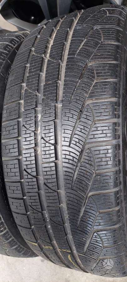 Pirelli, winter 235/45 R20